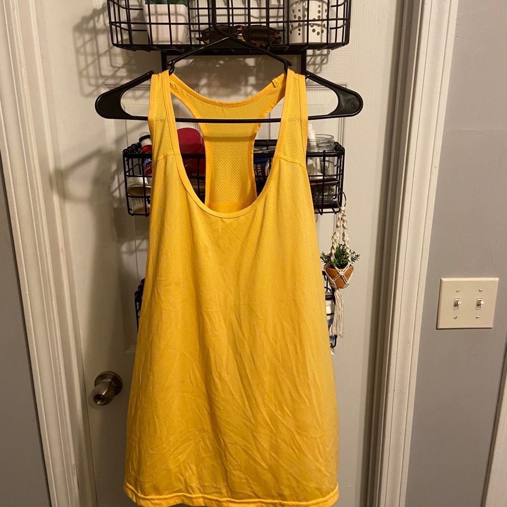 workout tank top